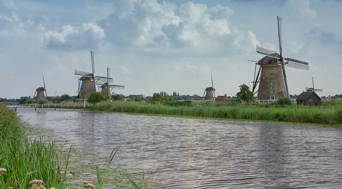 Kinderdijk: Holland’s Most Beautiful Windmills!